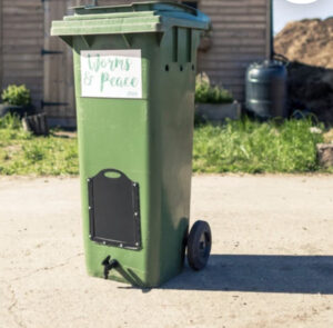 Transform your wheels bin into a worm composting bin farm